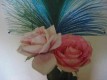 Erstaunt schaute mein Gast hin und her, hin und her: Erst war die Rose dort, jetzt ist sie hier. Die eben erst geschenkt erhaltene natrliche Blume begegnete der frher erhaltenen knstlichen. Kunst und Natur, ich fge sie zusammen, halte sie bildlich fest. 
Aufrufe: 892
Datum: 04.03.09
454x340 (15.8 KB)
